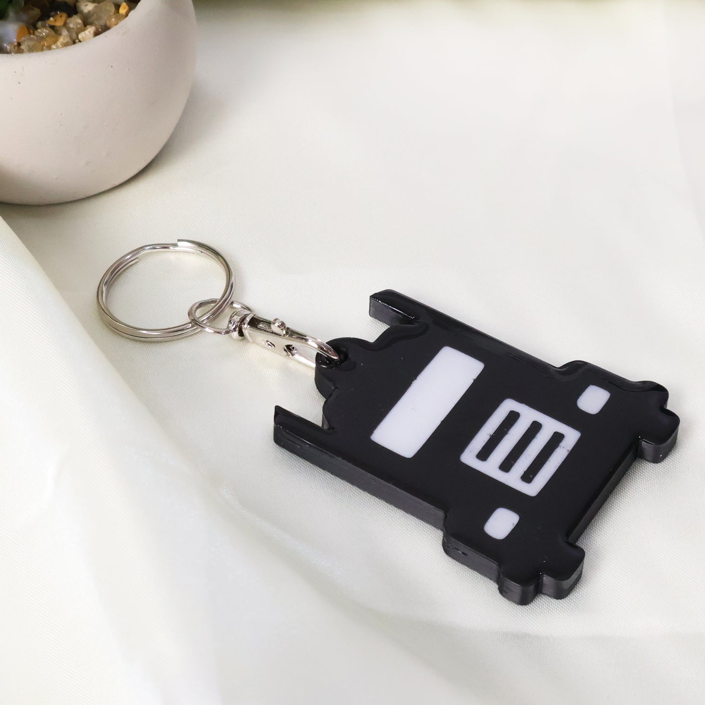 Truck Shaped NFC Keychain – Smart Tool for Truck Drivers & Trucking Business Owners